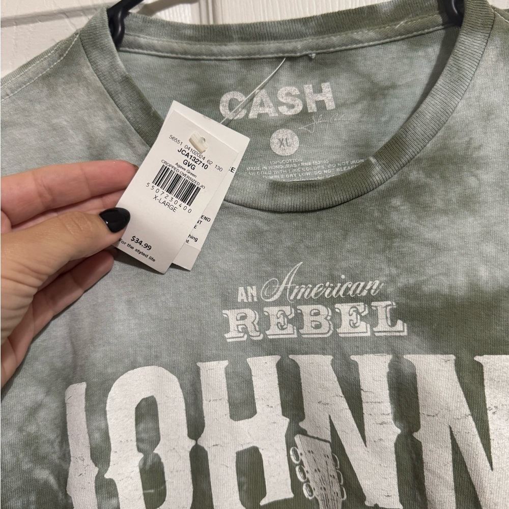 Buckle Green Tie-Dye Johnny Cash Crop Top - Picture 2 of 7